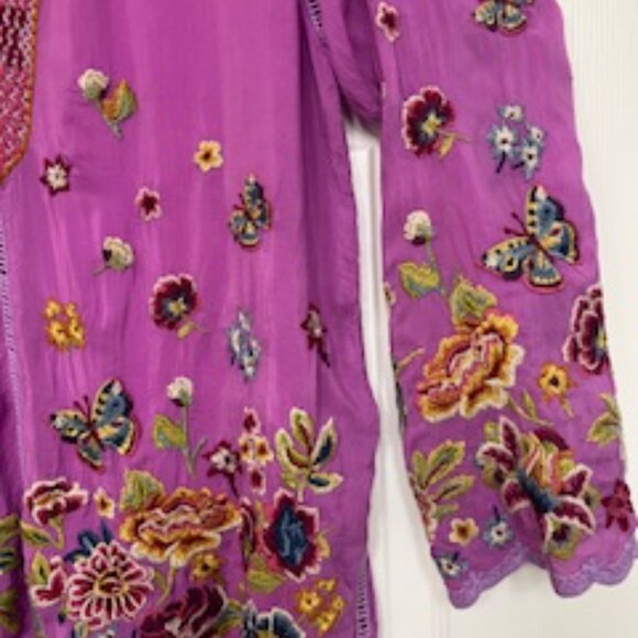 Johnny Was Stunning Embroidered Top Sz MED Purple - Picture 8 of 13